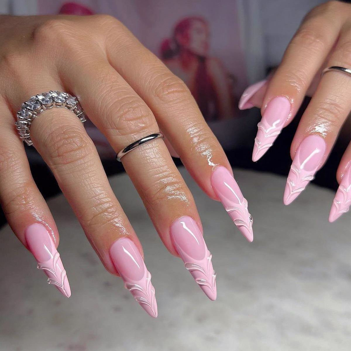 Short pinky Almond nail 3D waves